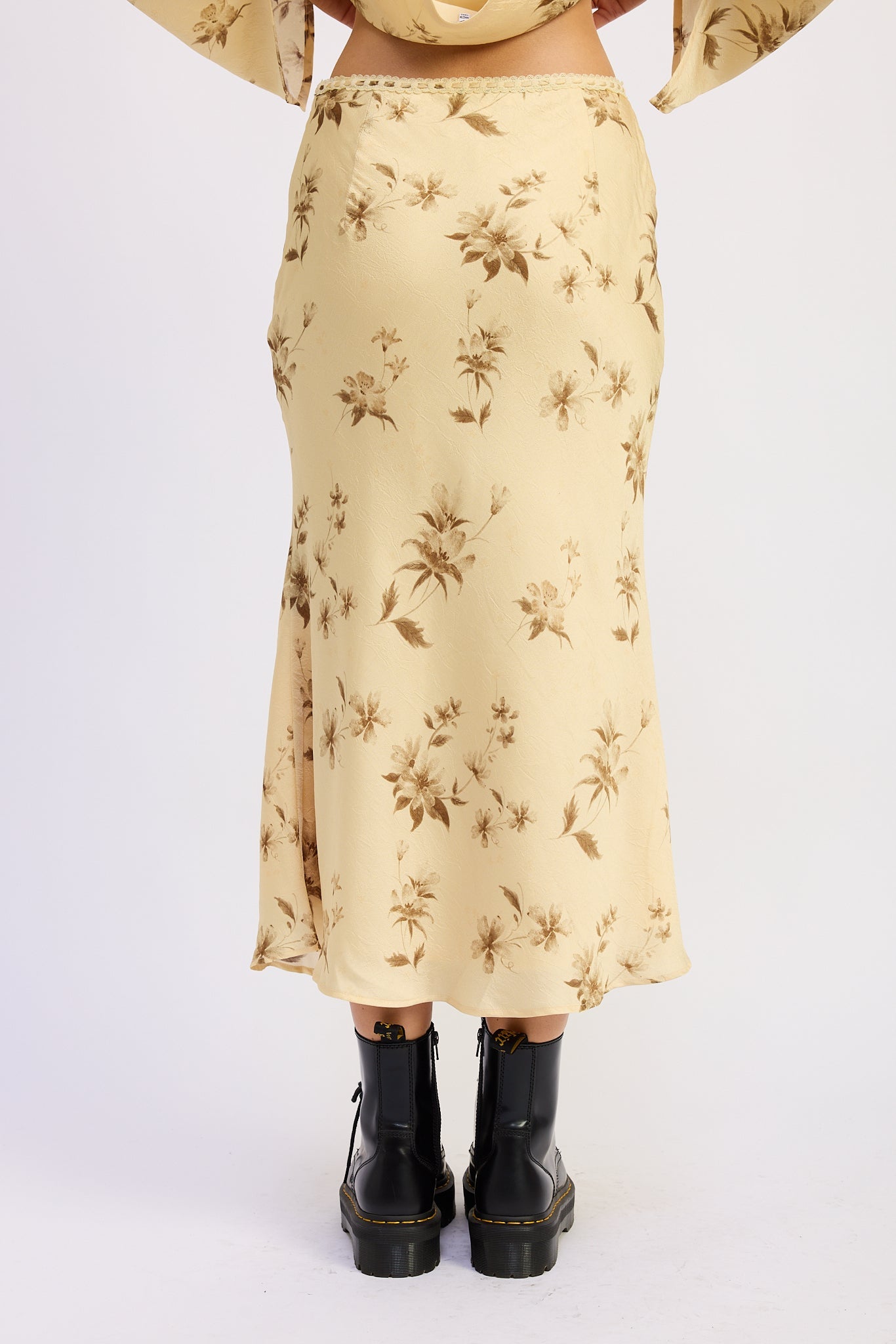 Niamh Midi Skirt in Butter Yellow Print view 3 - Niamh Midi Dress