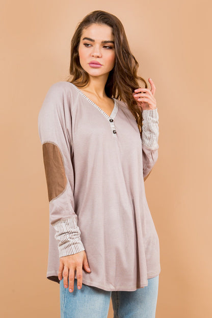 Oversized Elbow Patch Tunic in Black view 2 - Relaxed Fit - Oversized Elbow Shirt (top)