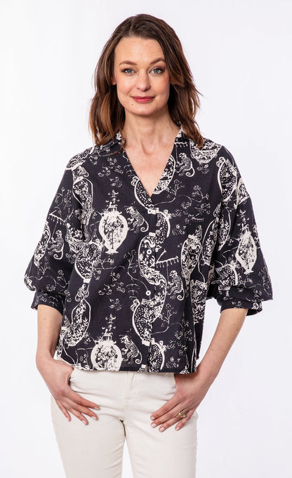 Oversized Puff Sleeve Black White Top in S view 2 - Relaxed Fit - Oversized Puffer White