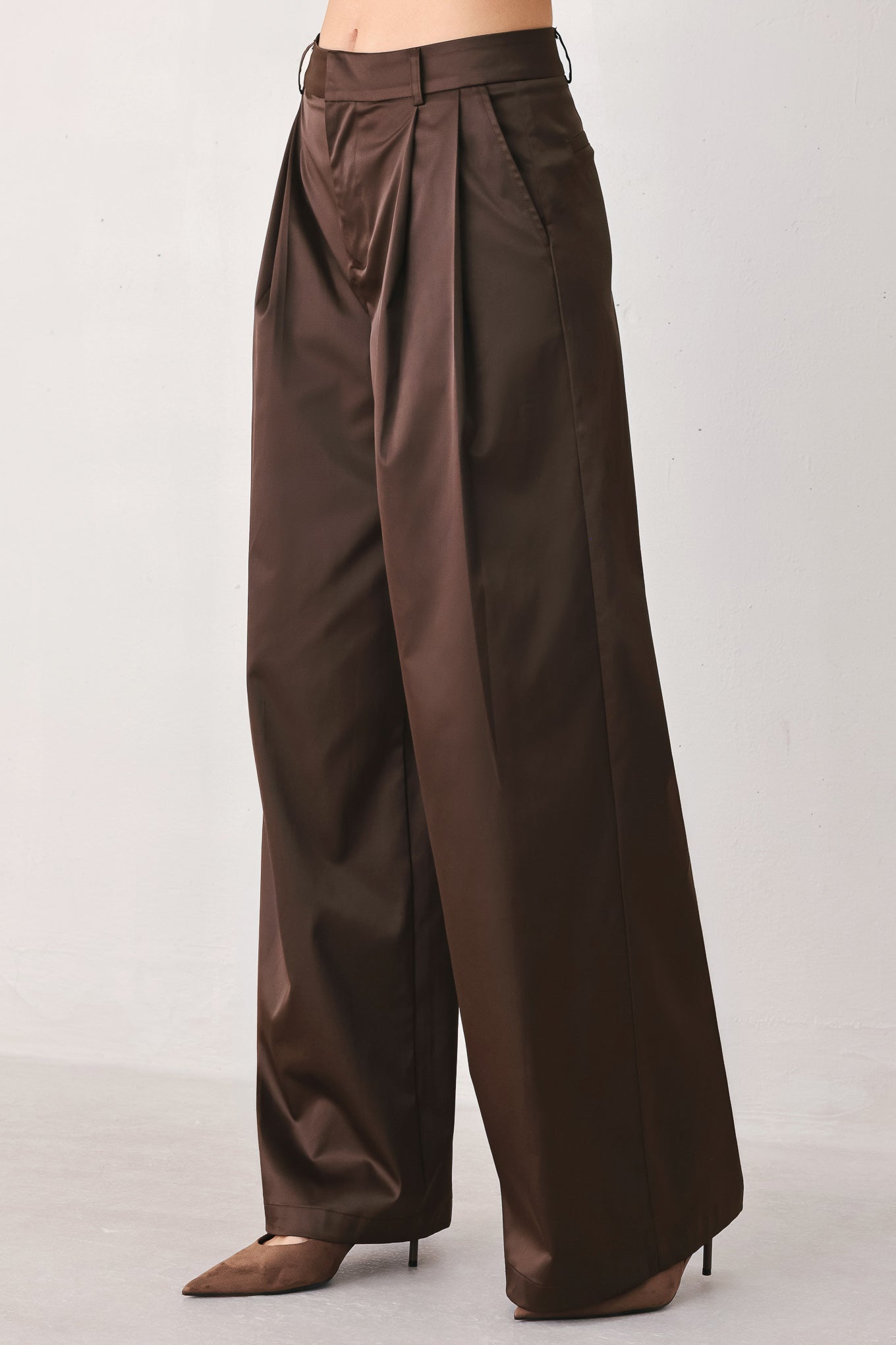 Parchment Relaxed-fit Woven Pants in CHAMPAGNE view 5 - Relaxed Fit (bottom)