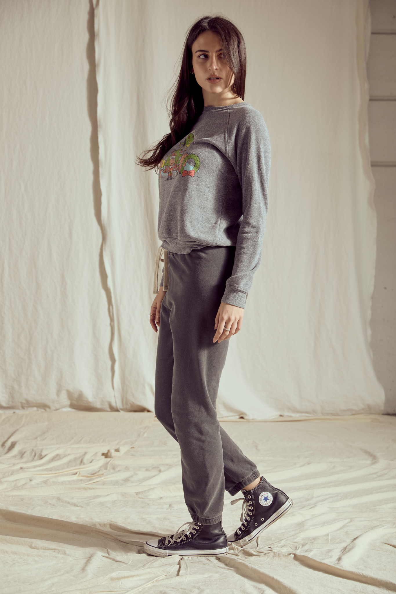 Peanuts Christmas Sweatshirt L view 4 (top) - peanuts christmas sweatshirt womens, peanuts christmas sw - shop at us.meeeshop