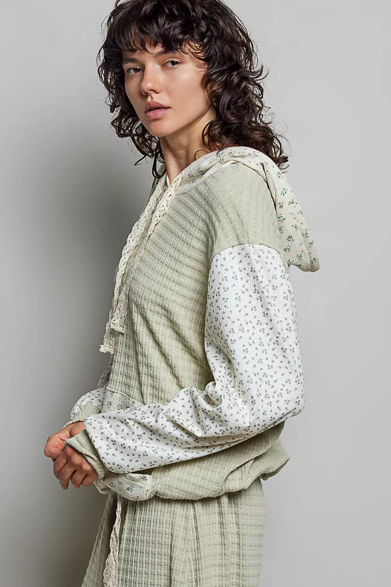 pol mixed knit Pol Mixed Knit Contrast Print Sleeve Hoodie with Kangaroo Pocket view 2 (layer) - shop at us.meeeshop