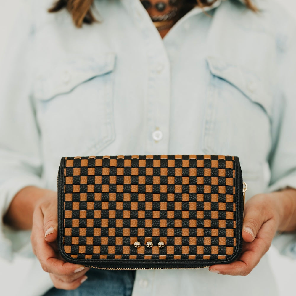 Pretty Simple Lenni Large Zip Woven Wallet in Checkered Coffee view 4 - Len Wallets (bag)