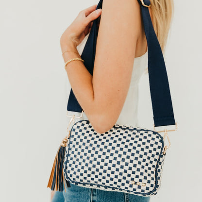 Pretty Simple Woven Willow Camera Crossbody Bag in Checkered Brown view 6 - Woven Willow Bag