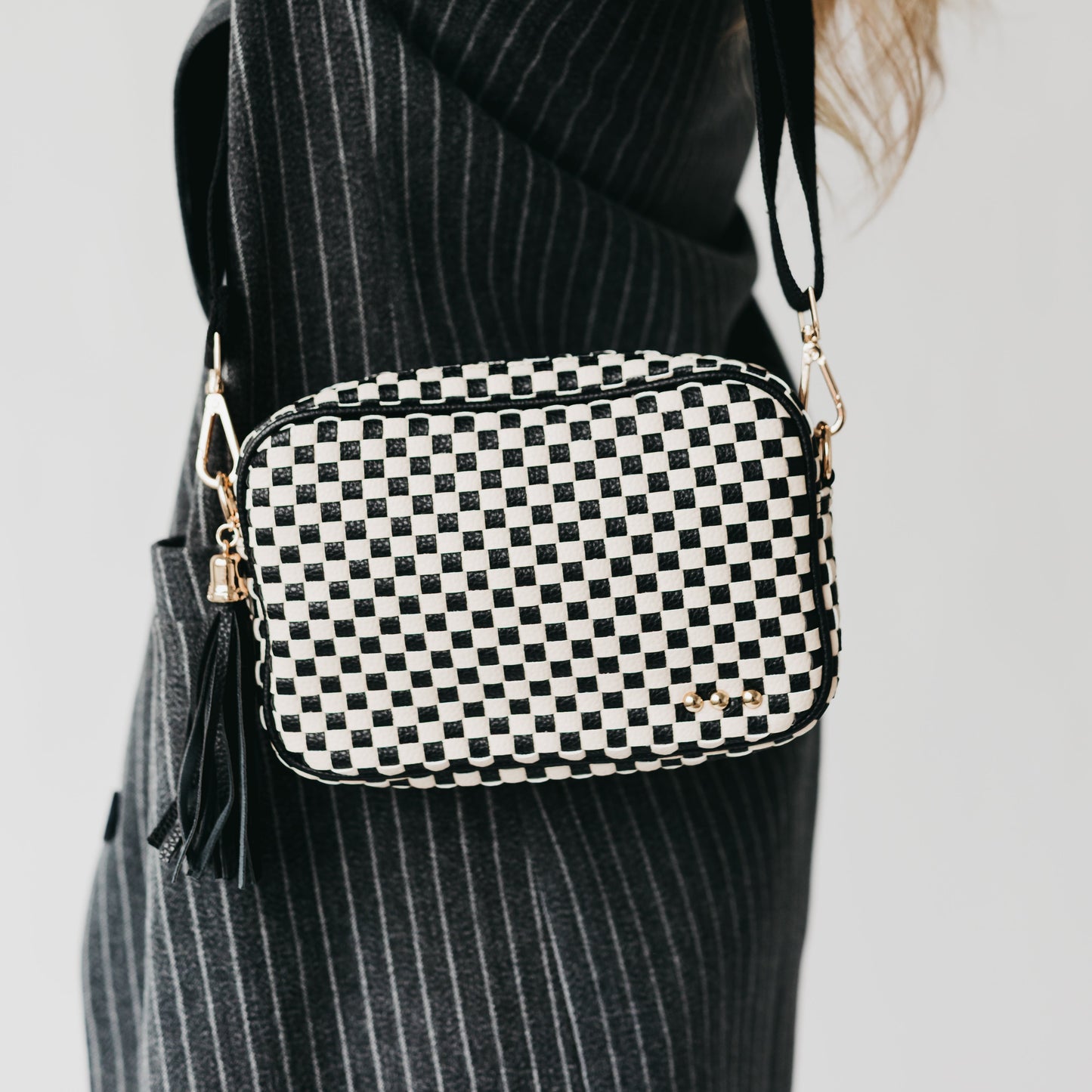 Pretty Simple Woven Willow Camera Crossbody Bag view 14 - Woven Willow Bag