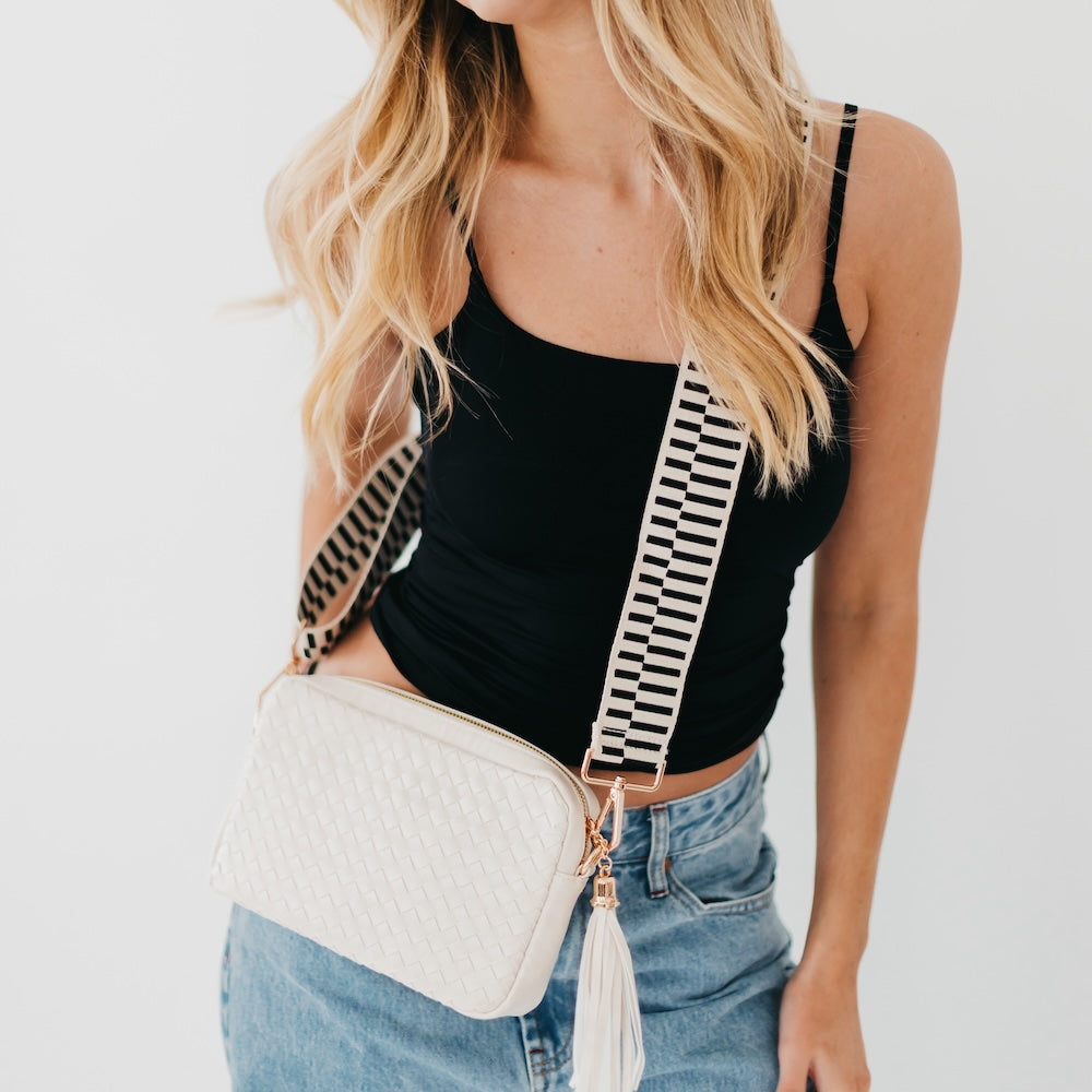 Pretty Simple Woven Willow Camera Crossbody Bag view 21 - Woven Willow Bag