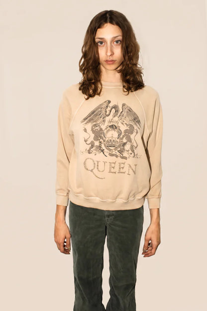 Queen Crest Pullover Top in XS