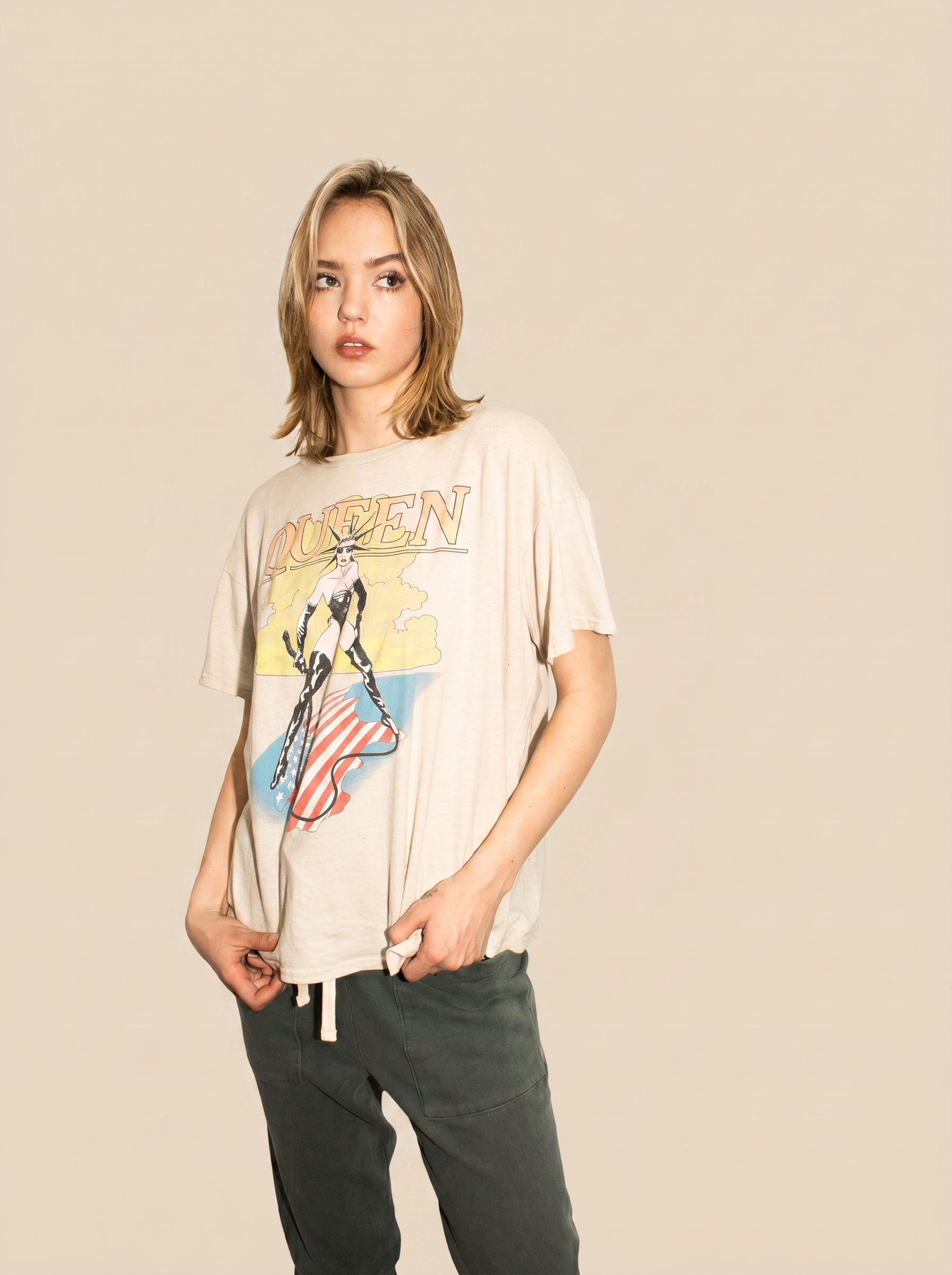Queen Mistress Tee in L view 4 (top)