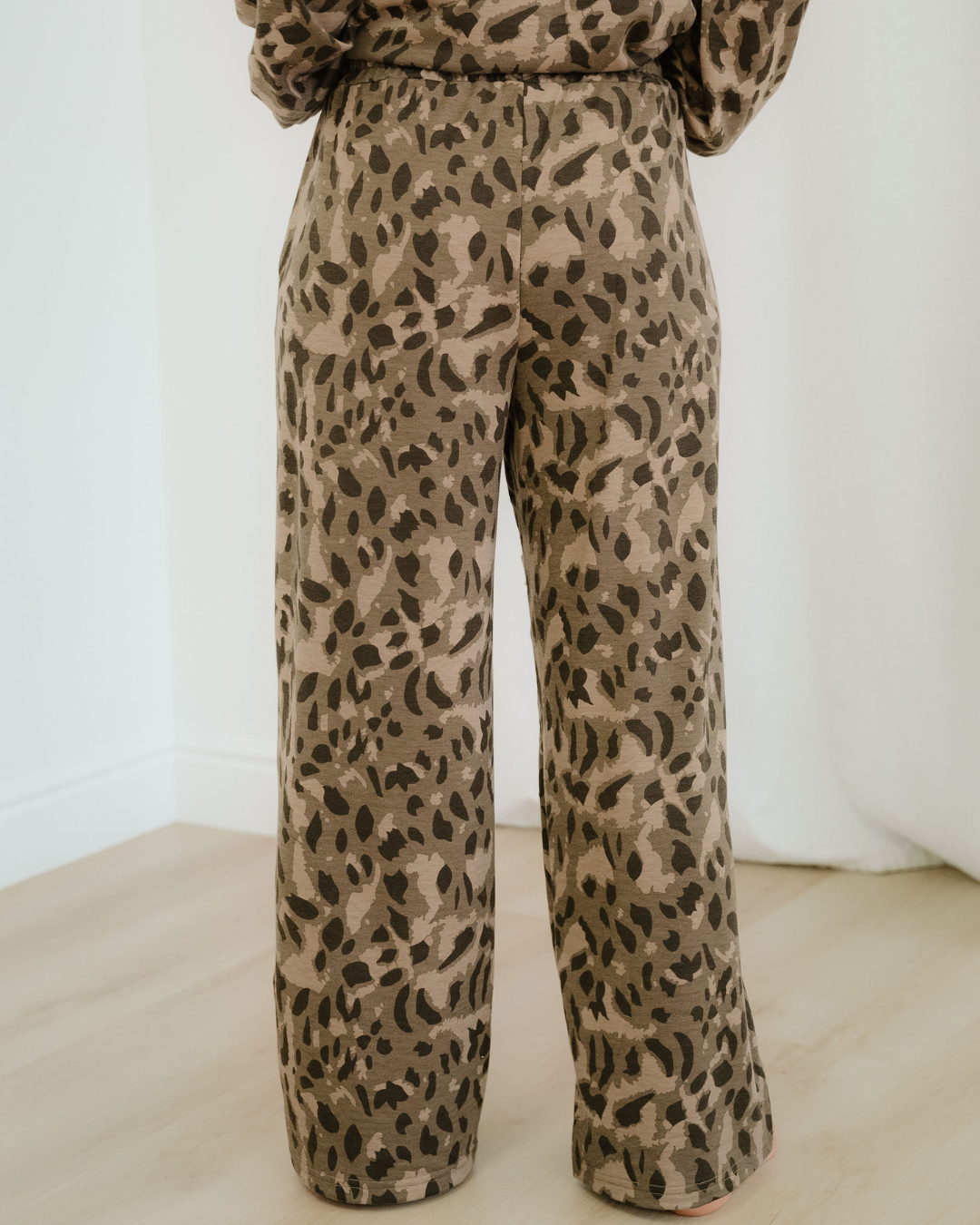 reese leopard print Reese Leopard Print Pullover Drawstring Loose Pants Set - Brown view 6 (bottom) - shop at us.meeeshop