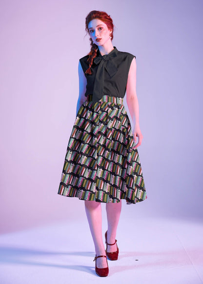 Retrolicious Black Bow Top in 1X view 6