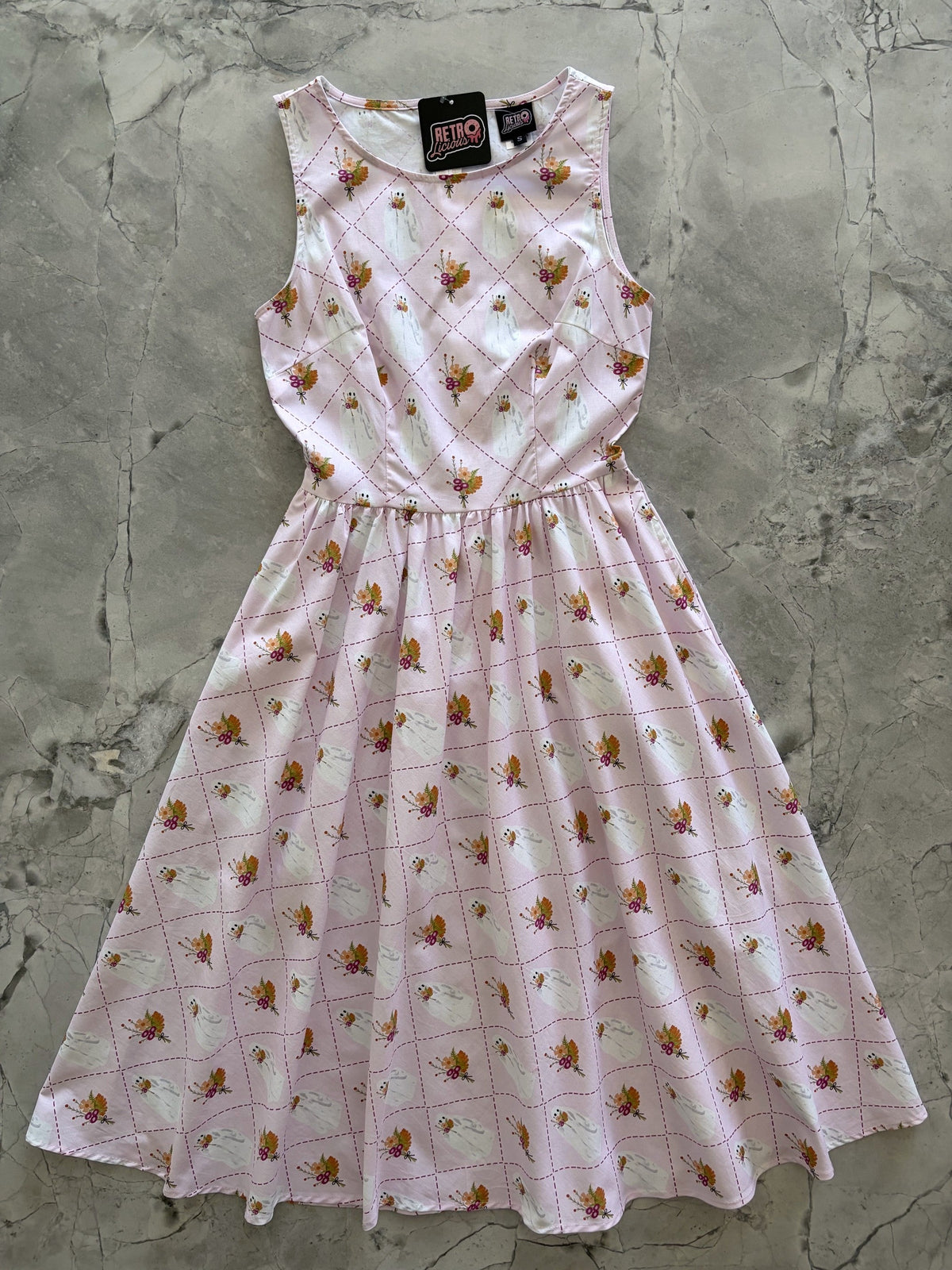 Retrolicious Boo Midi Dress in M view 3 - Babyboo Midi Dress