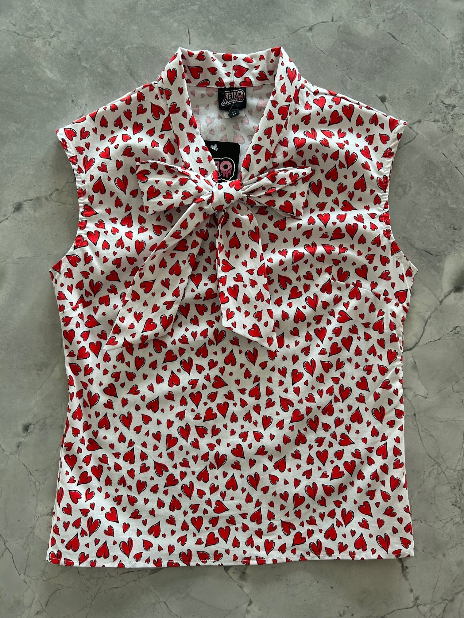 Retrolicious Hearts Bow Top in L view 3 - Heart Bow Shirt