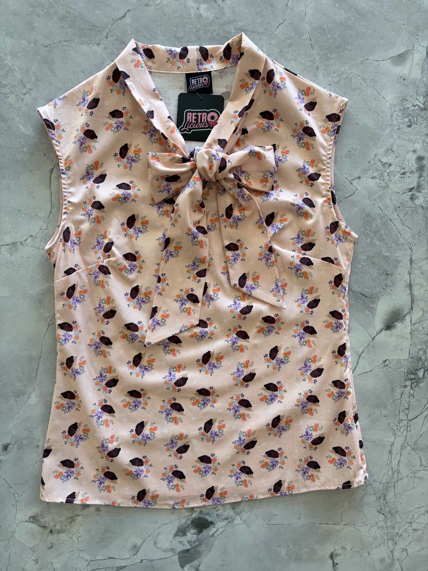 Retrolicious Hedgehog Bow Top in L view 3