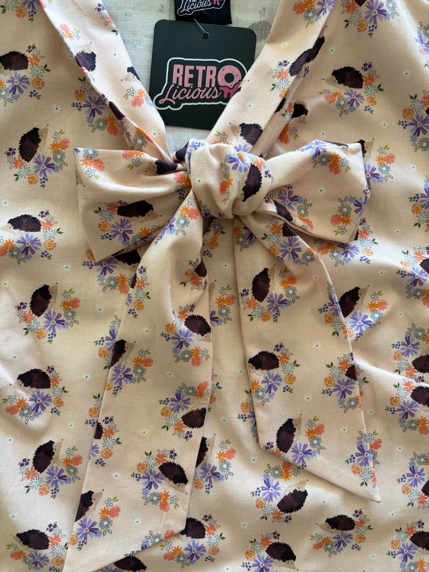 Retrolicious Hedgehog Bow Top in XL view 4