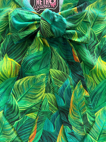 Retrolicious Leaves Bow Top in XL view 5