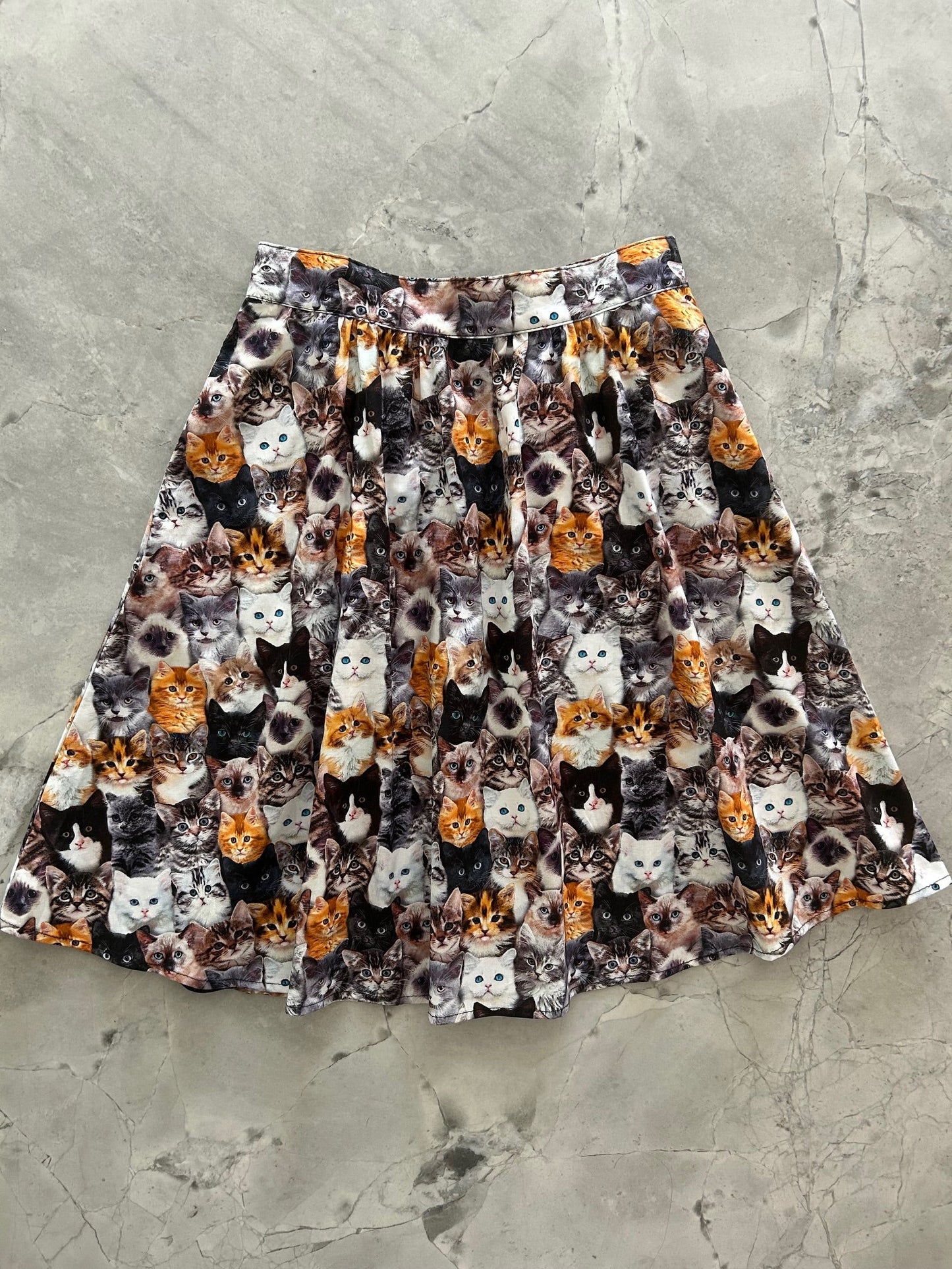 Retrolicious Realistic Cats A-line Skirt in M view 3