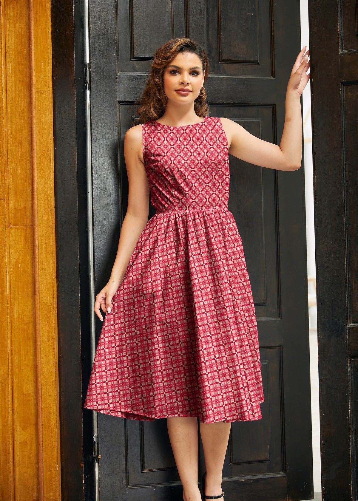 Retrolicious Red Diamond Midi Dress in XS - Red Diamond Dress Shoes