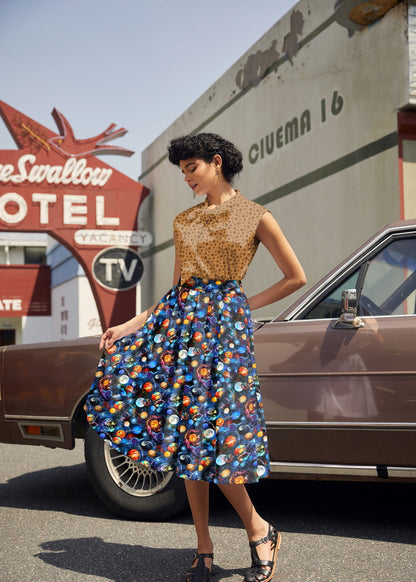 Retrolicious Space Doris Skirt in L view 3