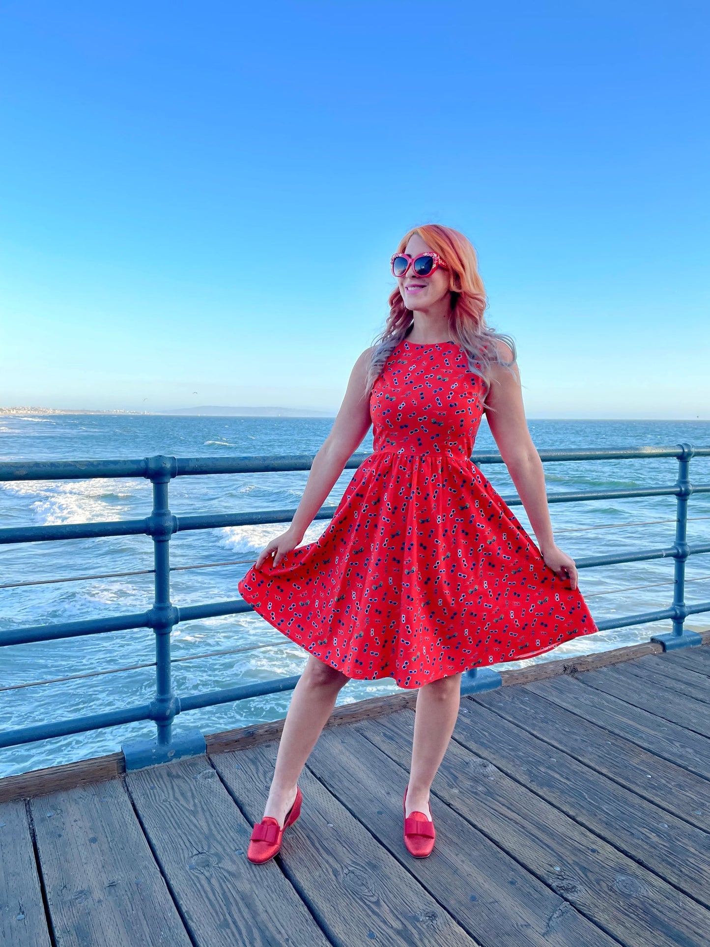 Retrolicious Sunglasses Vintage Dress in S view 2 - Vintage Dressing Sunglasses