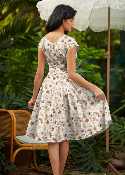 Retrolicious Woodland Animals Greta Dress in L view 4 - Woodland Animals Dress Up