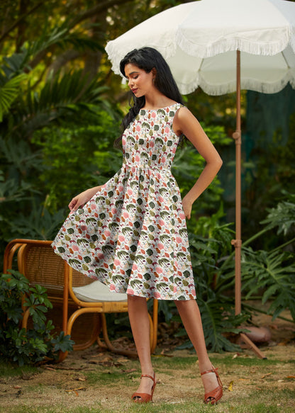Retrolicious Woodland Vintage Dress in Cream in XS - Cream Dress
