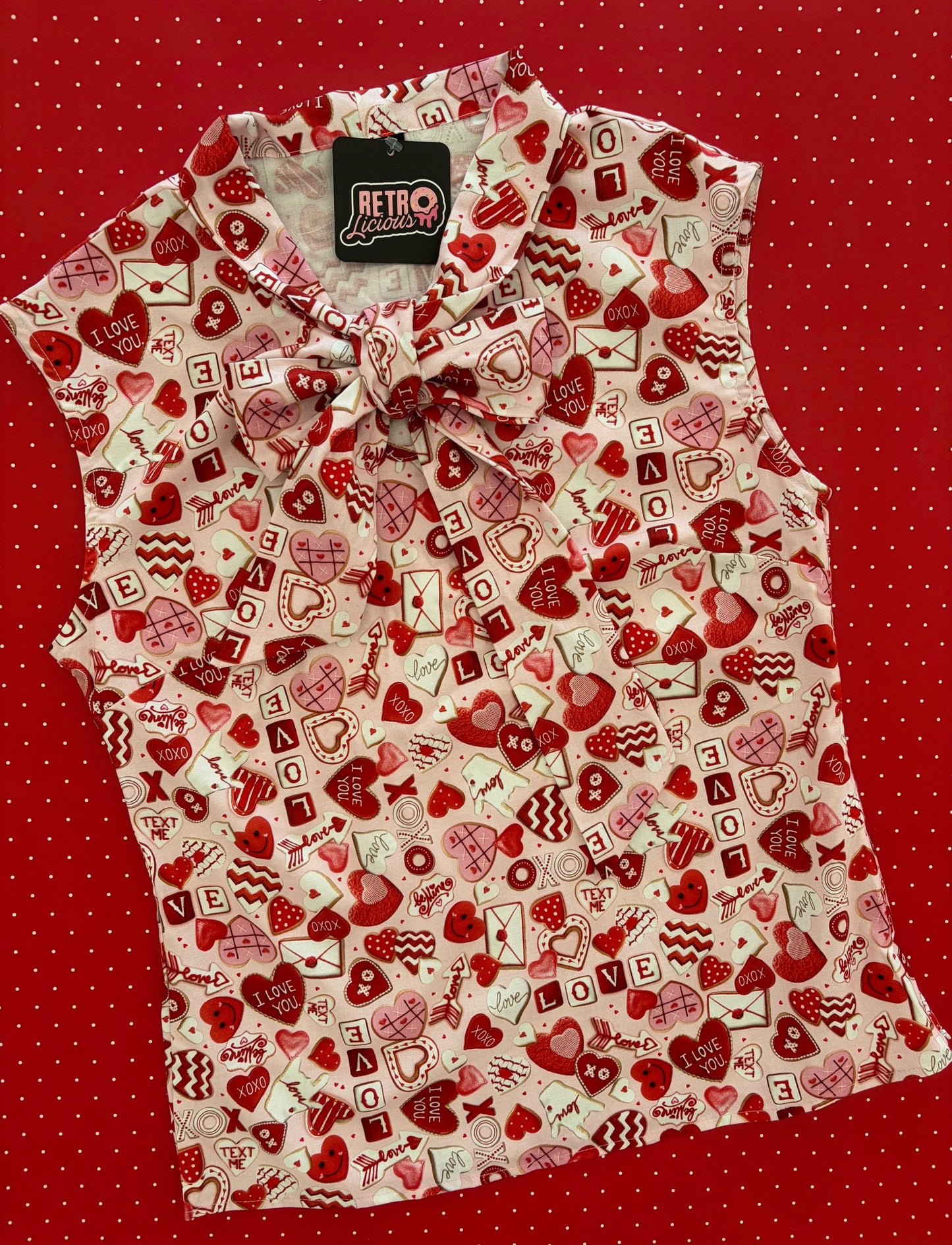 Retrolicious Xoxo Bow Top in L view 4