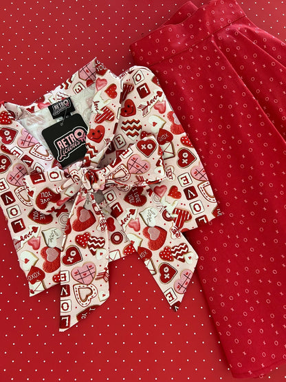 Retrolicious Xoxo Bow Top in XL view 5