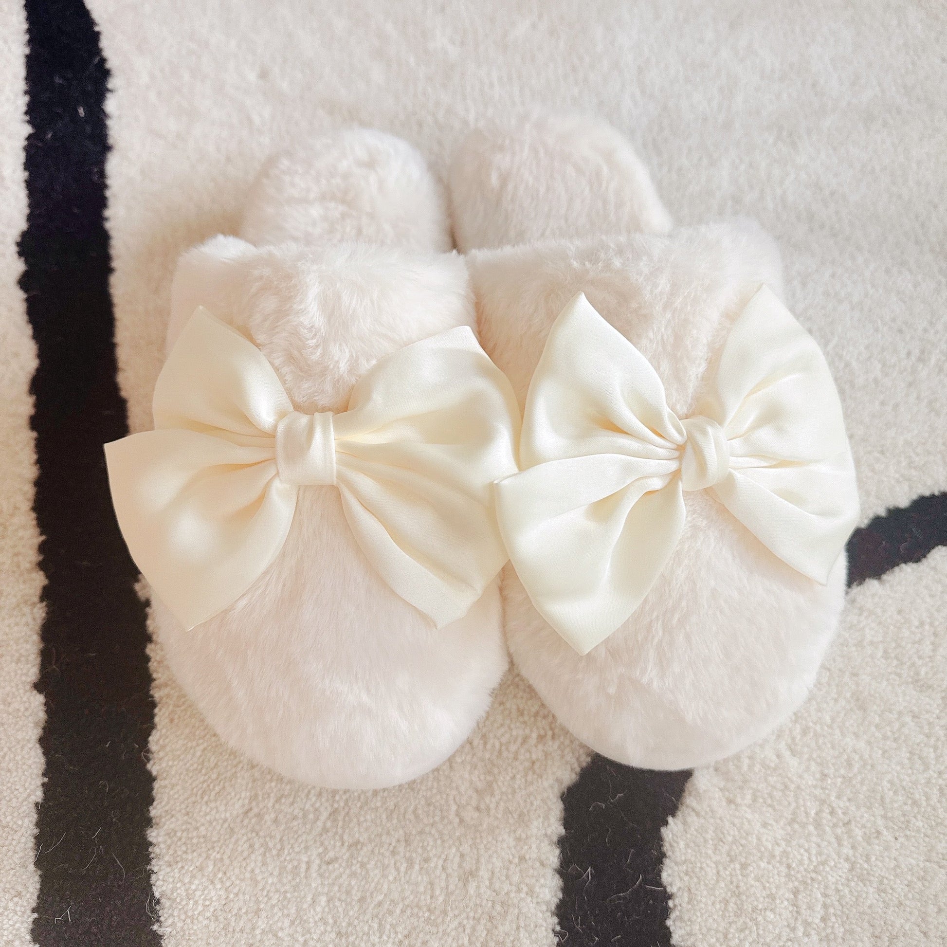 Satin Shine Fur Cozy Lounge Slippers - MeeeShop Women's Fashion