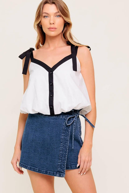 Scent of Spring Woven Top in NAVY/WHITE view 2