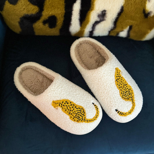 Sitting so Cool Cheetah Lounge Slippers in S/M - Slippers Cool (piece)