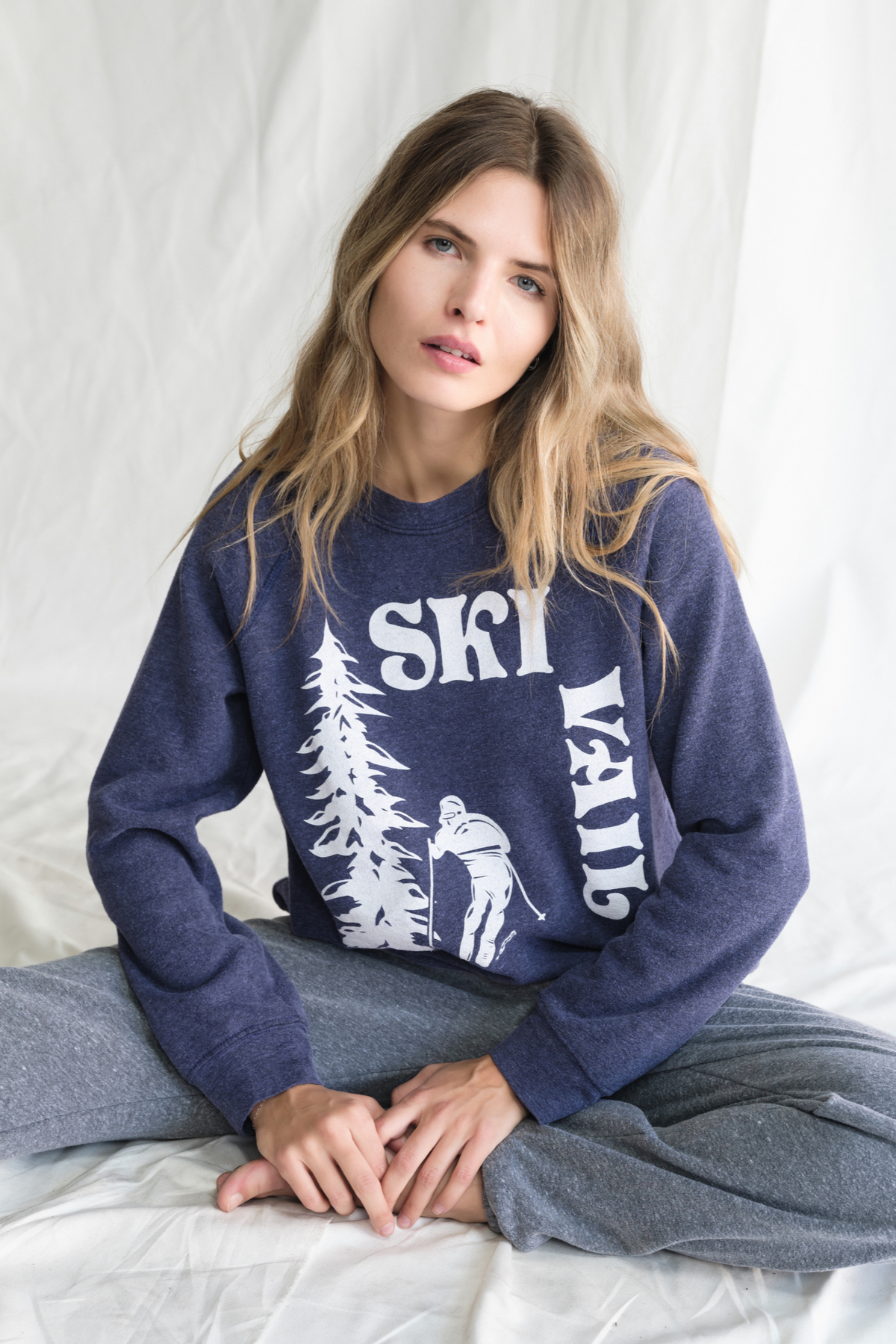 Ski Vail Fleece Sweatshirt in M view 3 - Ski Vail Sweatshirt Abercrombie (top)