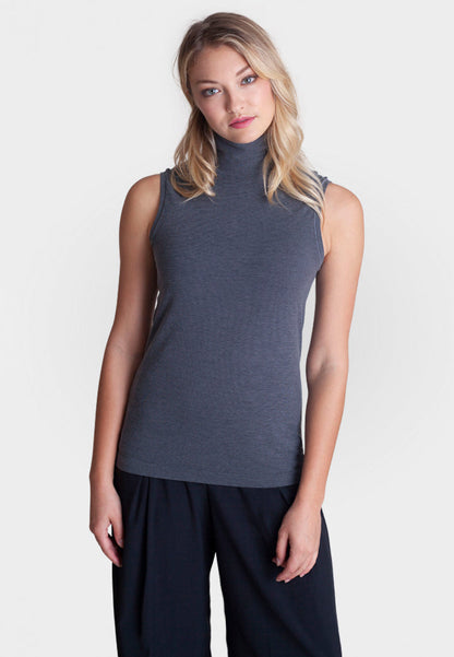 Sleeveless Turtleneck Shirt in M view 3 - Sleeveless Turtleneck Shirt Women'S (top)
