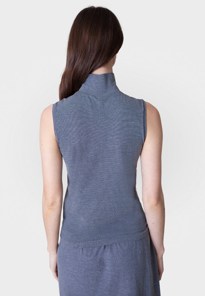 Sleeveless Turtleneck Shirt in S view 7 - Sleeveless Turtleneck Shirt Women'S (top)