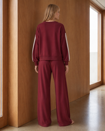 Sportie Pullover Drawstring Sweatpants Set in M view 2 - Set Pullover (top)