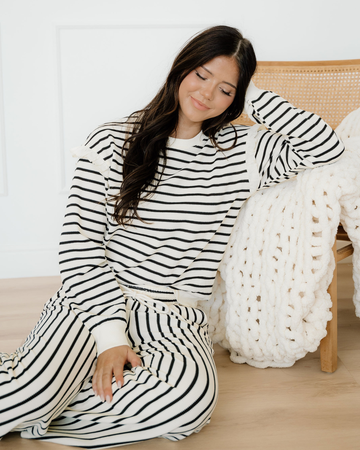 Talia Ruffle Trim Drop Shoulder Top Drawstring Loose Pant Set in M view 2 - Relaxed Fit - Set Top
