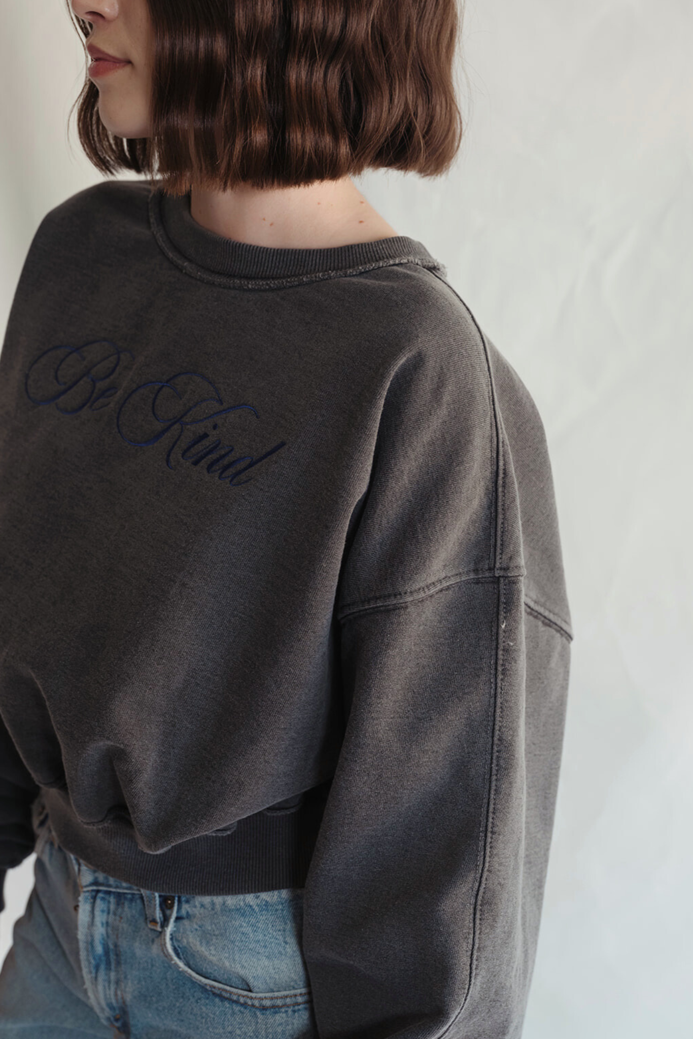 The “be Kind” Sweatshirt M view 3 (top) - kinder sweatshirt, kinder sweatshirt jungen, kinder sweatshir - shop at us.meeeshop