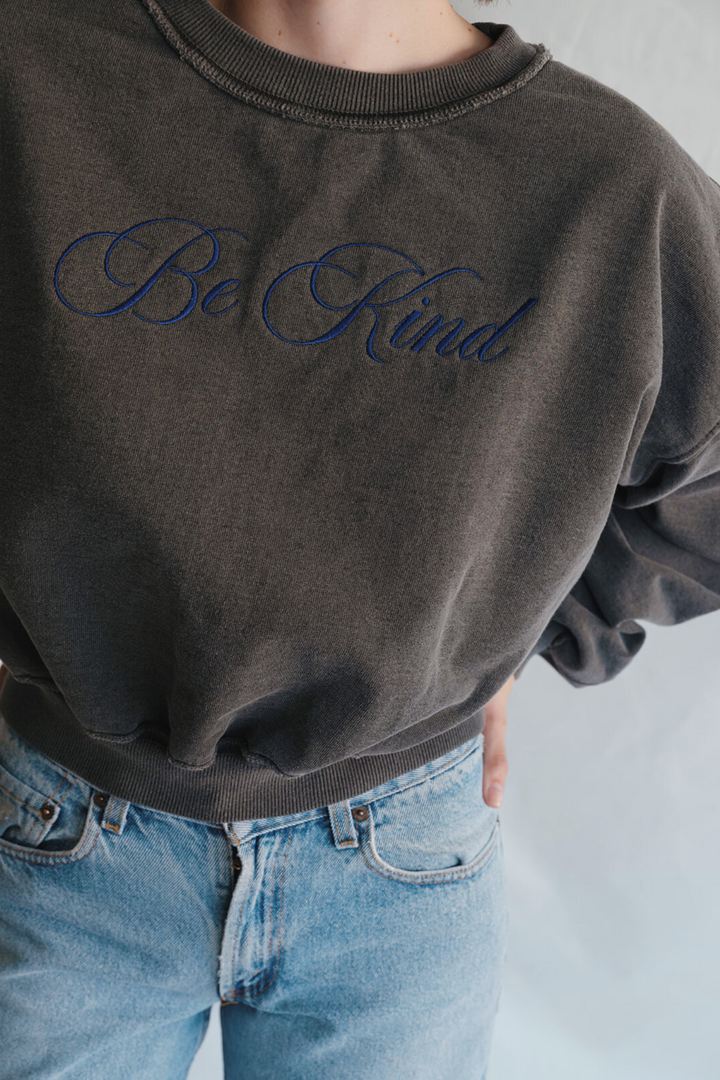The “be Kind” Sweatshirt S view 2 (top) - kinder sweatshirt, kinder sweatshirt jungen, kinder sweatshir - shop at us.meeeshop