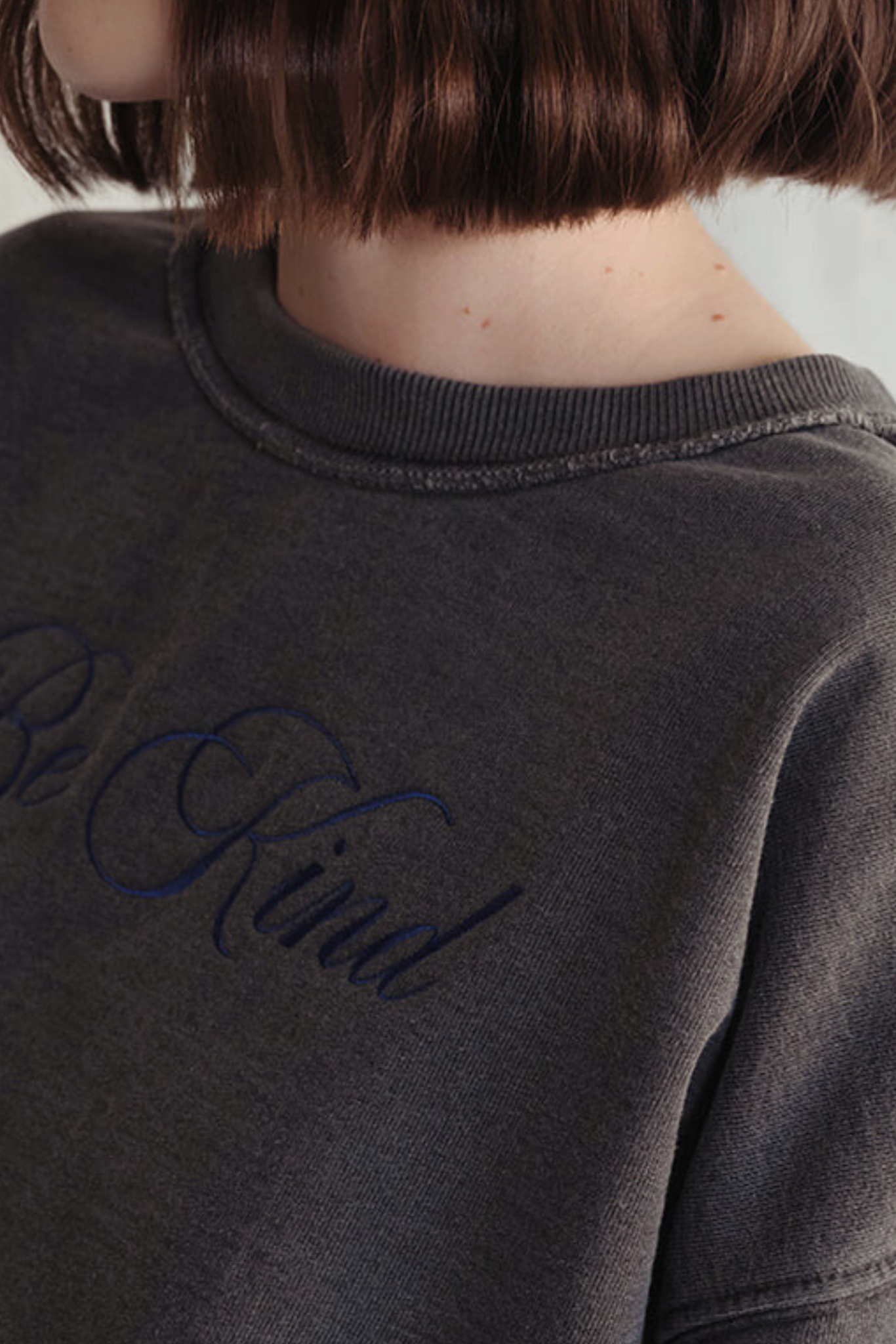 The “be Kind” Sweatshirt XL view 5 (top) - kinder sweatshirt, kinder sweatshirt jungen, kinder sweatshi - shop at us.meeeshop