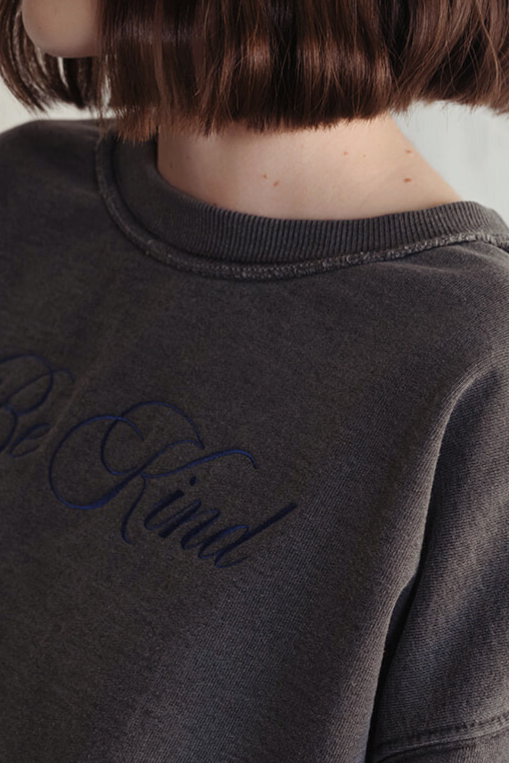 The “be Kind” Sweatshirt XL view 5 (top) - kinder sweatshirt, kinder sweatshirt jungen, kinder sweatshi - shop at us.meeeshop