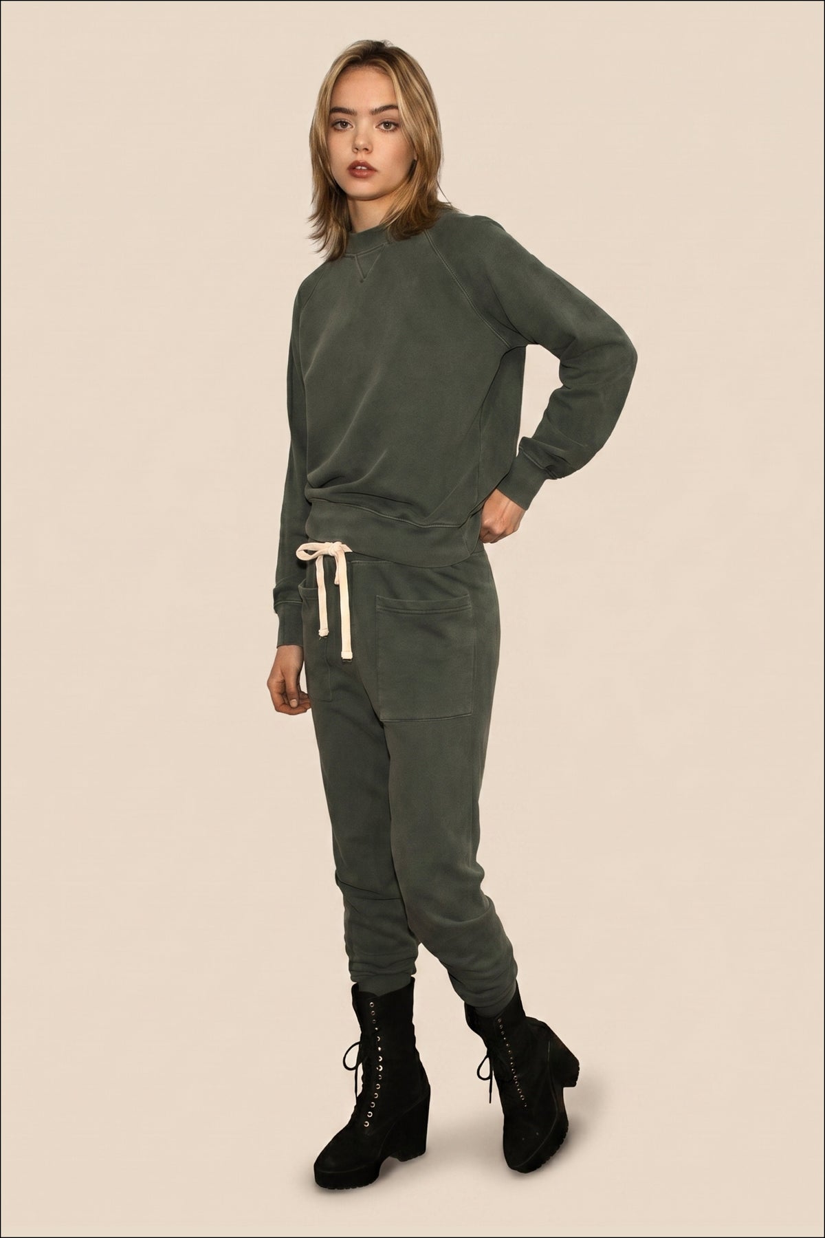 The Birdie Joggers - Olive in XS - Joggers Olive (bottom)