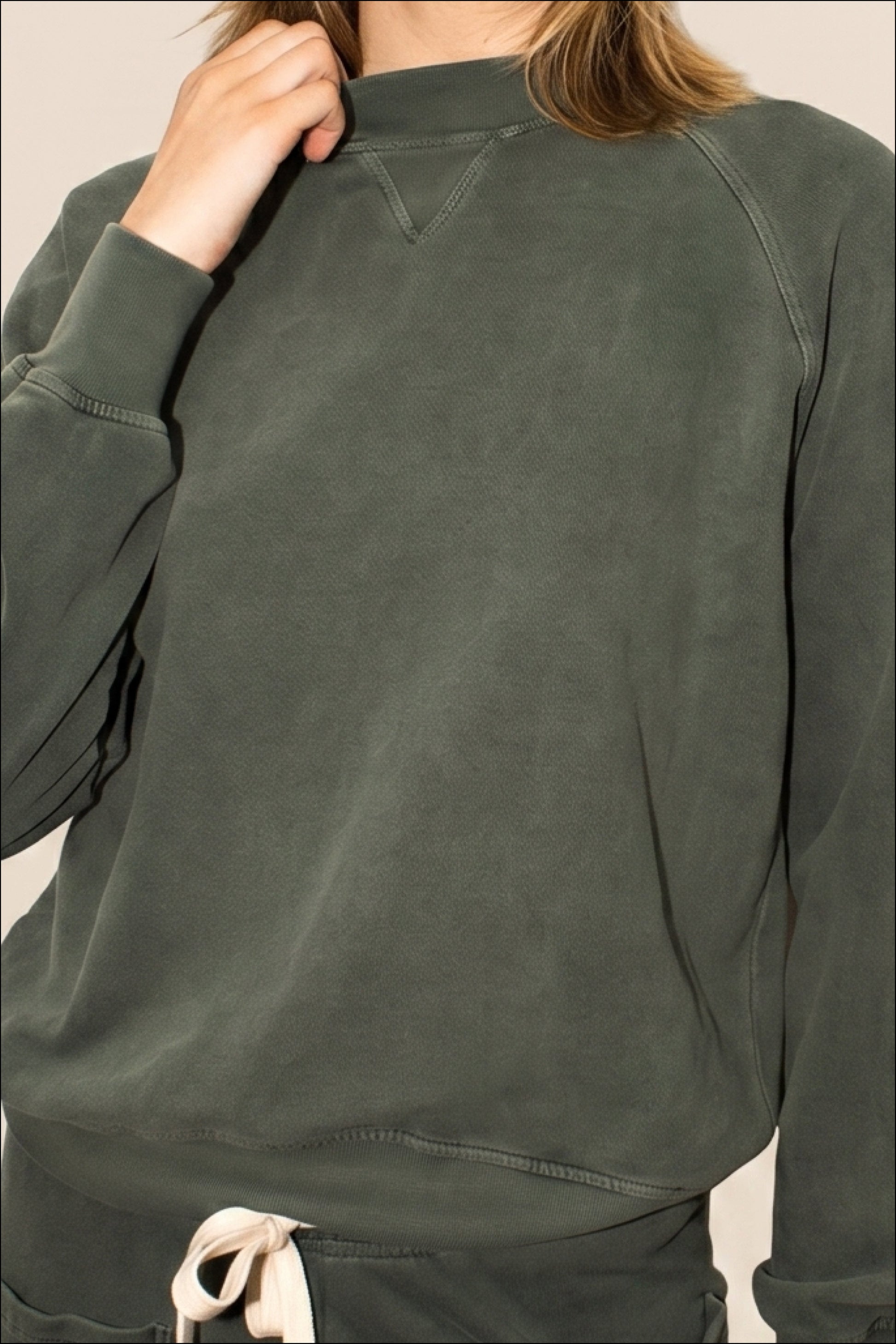 The Birdie Pullover - Olive in S view 2 (top)