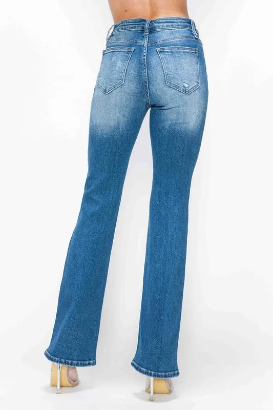 Trendsi Bytos Full Size Distressed High Rise Jeans with Pockets in Medium view 5 - High-Waisted - But Jeans (bottom)