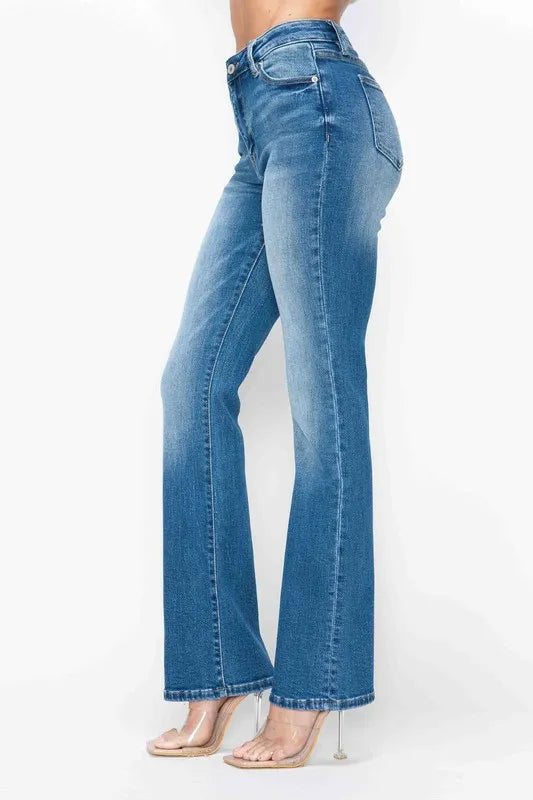 Trendsi Bytos Full Size Distressed High Rise Jeans with Pockets in Medium view 6 - High-Waisted - But Jeans (bottom)