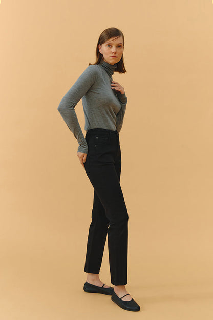 Two Shots High Rise Straight Crop Jeans Hj013 in Bad Romance view 4 - High-Waisted - Hj013 Jeans (bottom)