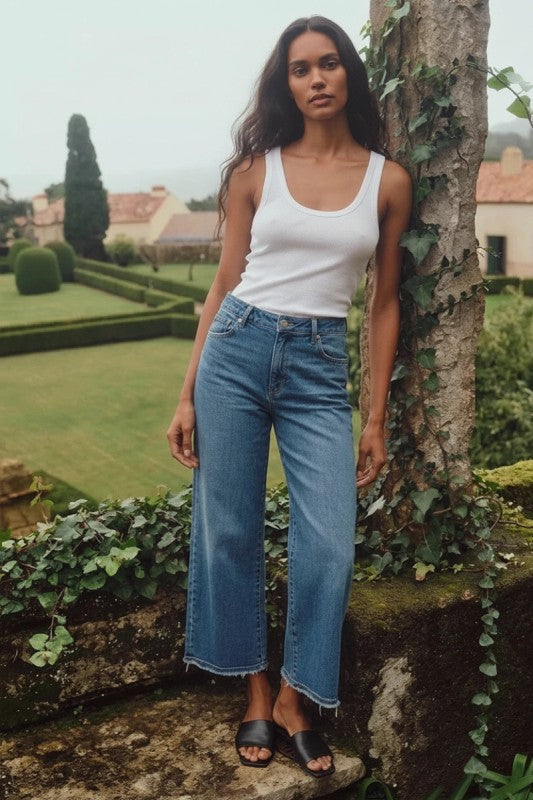 Ultra High Rise Crop Wide Jeans in 1 (24) - High-Waisted - Ultra High Jeans Women (bottom)