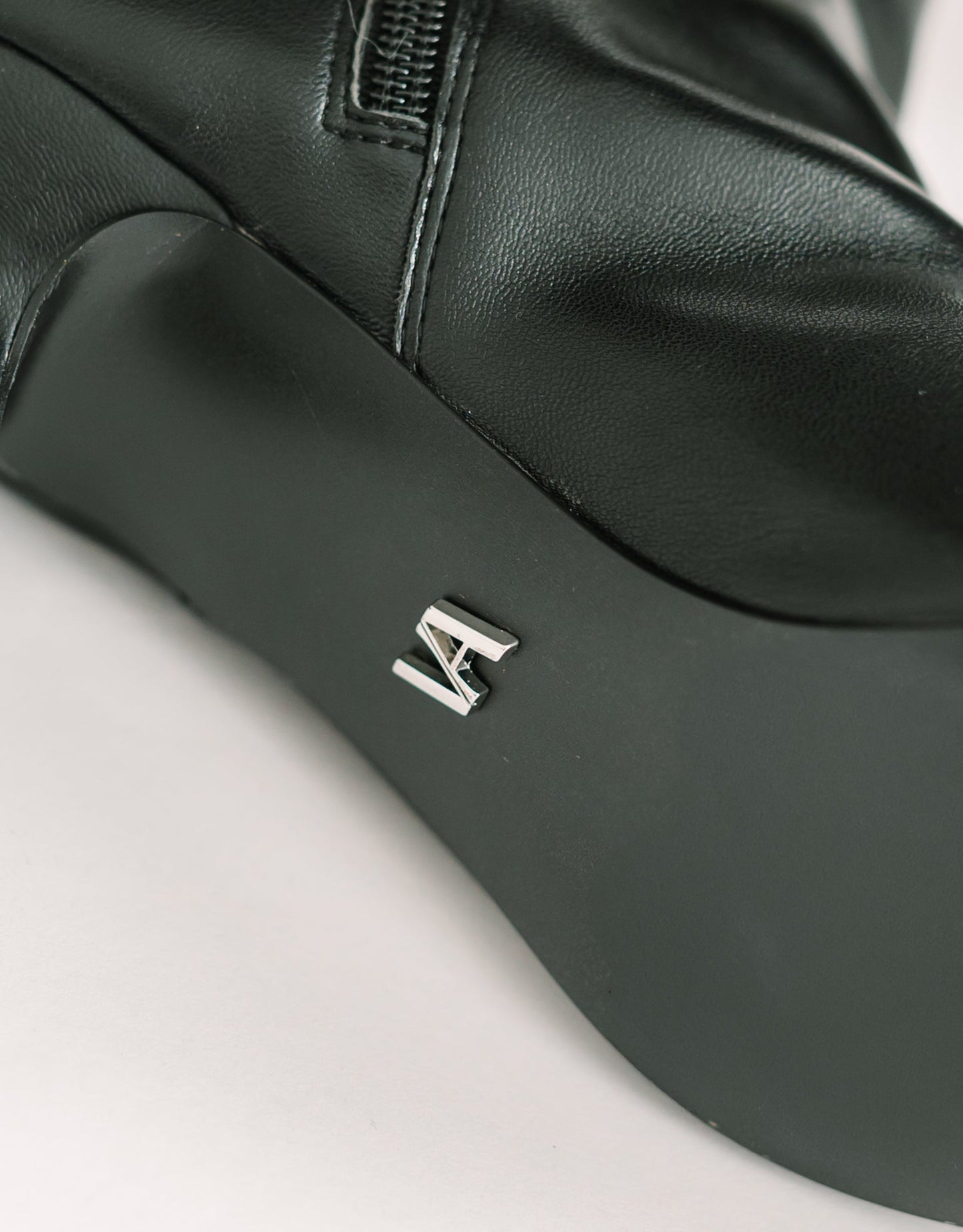 Vaila Shoes Alice Boots Black view 8 - Alice And Olivia Black Boots