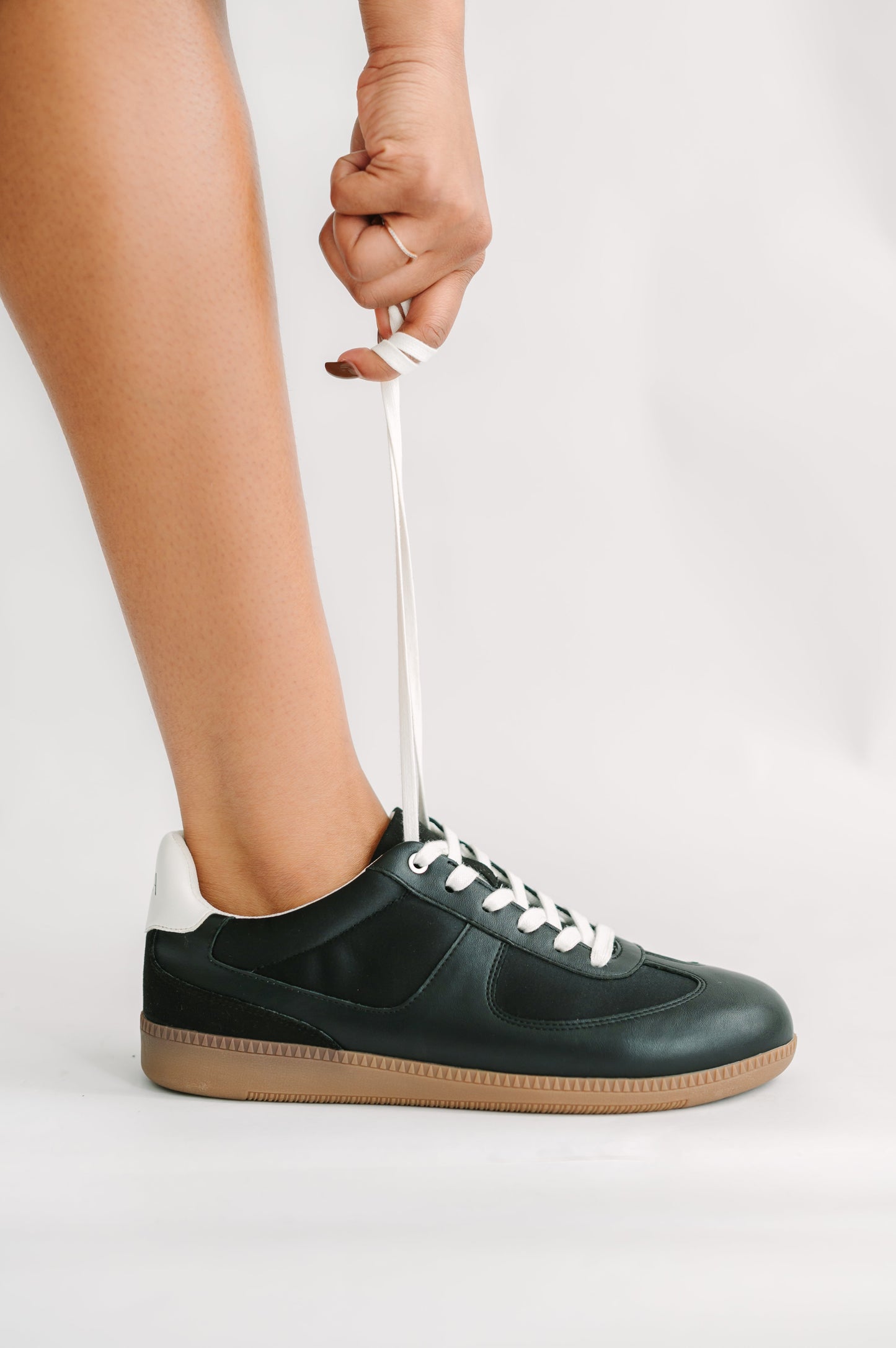 Vaila Shoes Taylor Sneakers Black in 12 view 4