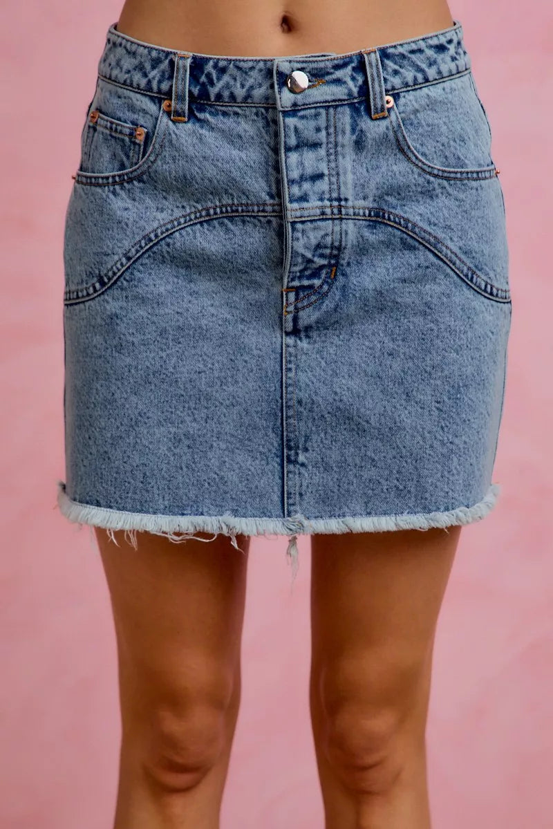 washed denim floral So Me Washed Denim Floral Contrast Pockets Mini Skirt view 4 (skirt) - shop at us.meeeshop
