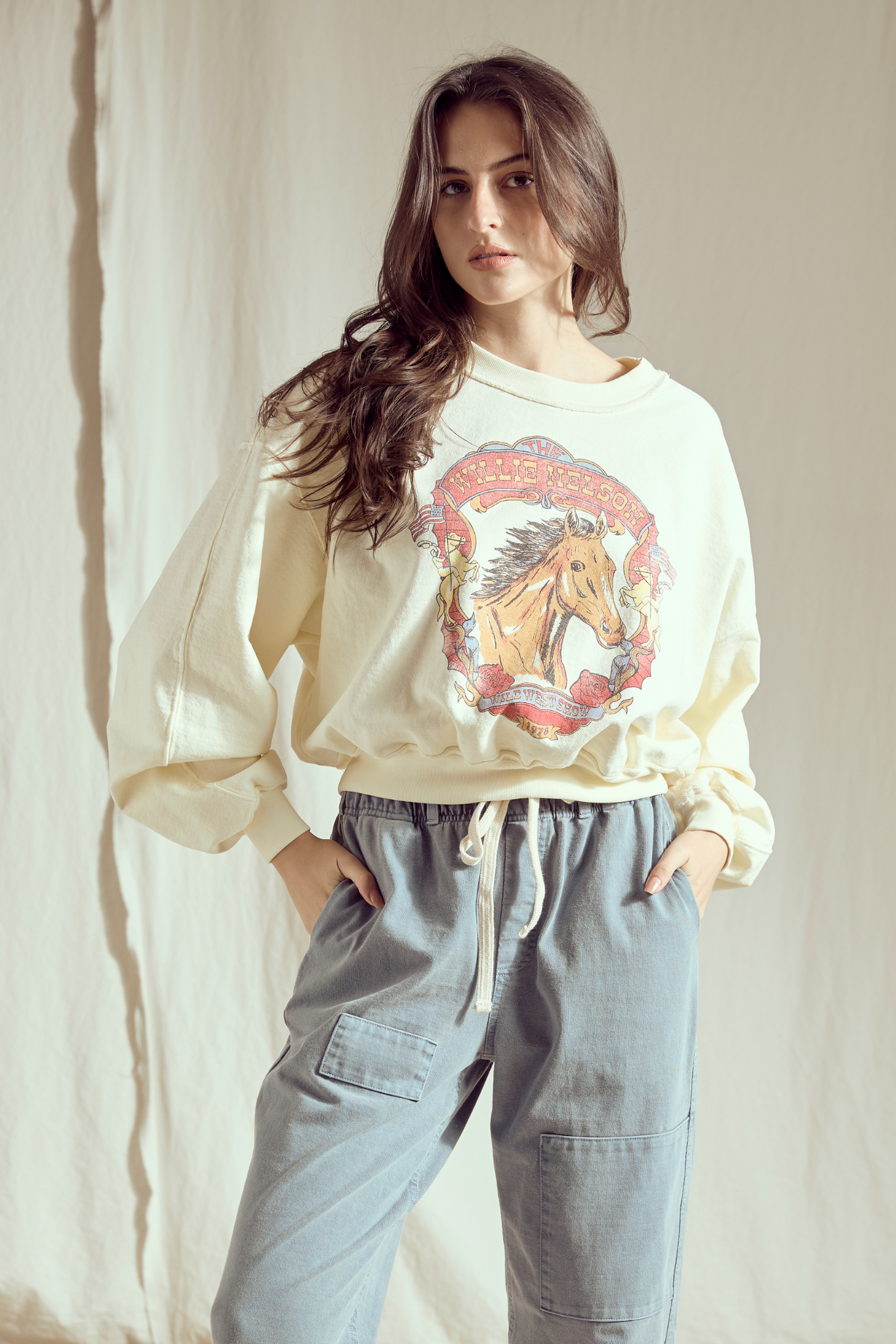 Willie Nelson Wild West Sweatshirt in XS - Willie Nelson Sweatshirt Nobody Wants This (top)