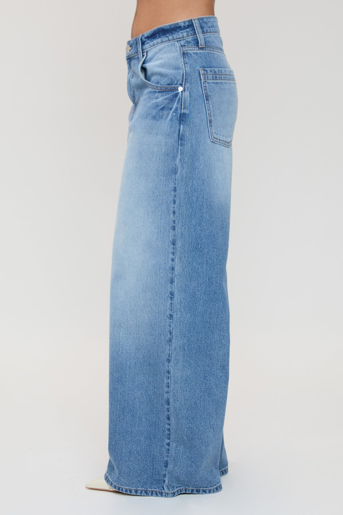 Women's Billie Baggy Wide Leg Jeans in M Medium Blue view 4 - Women'S Billie Jeans (bottom)